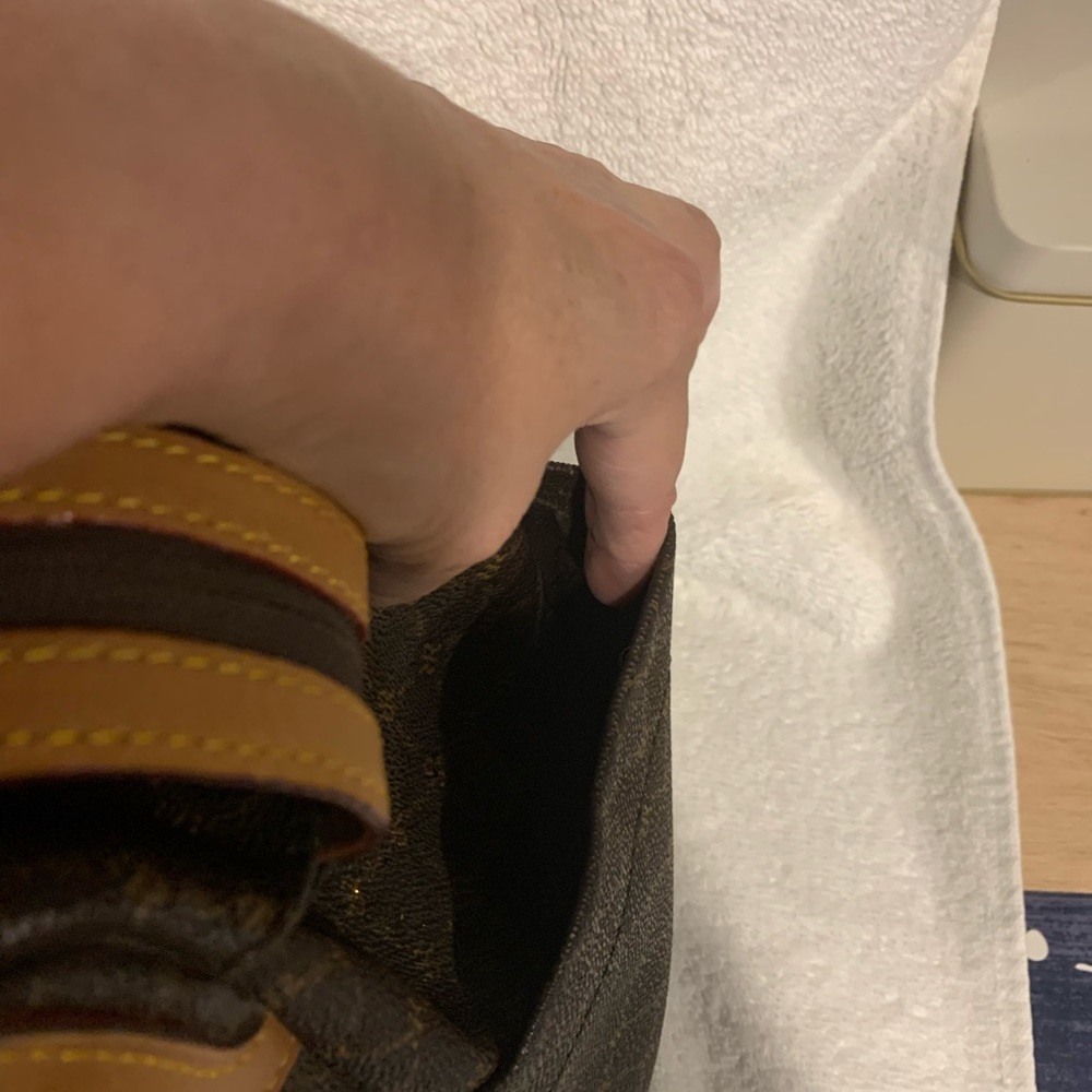 RIONI SATCHEL (Italian) - Picture 7 of 16